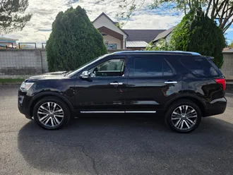 2017 Ford Explorer photo 2