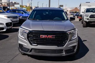 2023 GMC TERRAIN photo 3