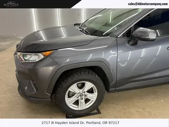 2019 Toyota RAV4 photo 4