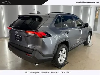 2019 Toyota RAV4 photo 6