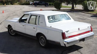 1989 Lincoln Town Car photo 2