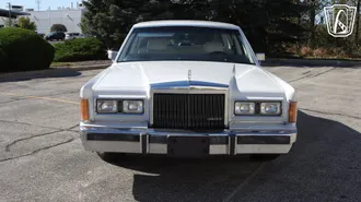 1989 Lincoln Town Car photo 6