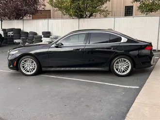 2024 BMW 5 Series 530i xDrive photo 4