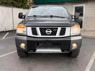2015 Nissan Titan PRO-4X photo 2