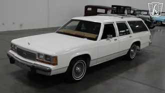 1988 Ford Crown Victoria photo 3
