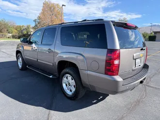 2013 Chevrolet Suburban photo 3
