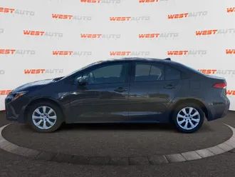 2024 Toyota Corolla photo 2
