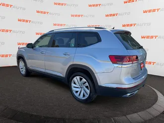2021 Volkswagen Atlas photo 3