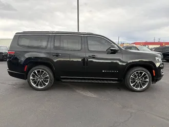 2023 Jeep Wagoneer photo 2