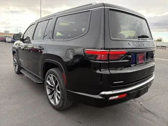 2023 Jeep Wagoneer photo 6