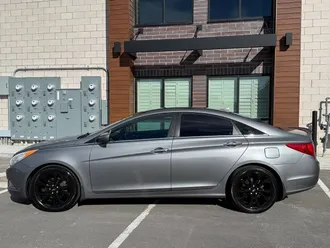 2013 Hyundai Sonata photo 2