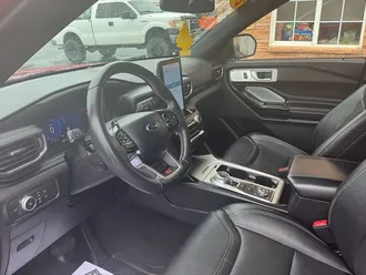 2021 Ford Explorer ST photo 7