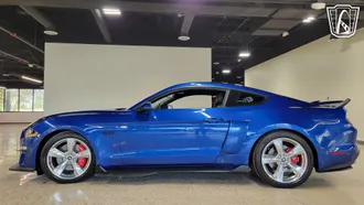 2018 Ford Mustang photo 2