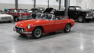 1974 MG B photo 2