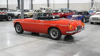 1974 MG B photo 3