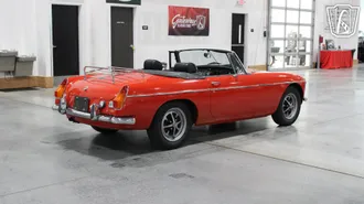 1974 MG B photo 4