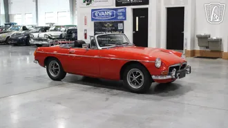 1974 MG B photo 5