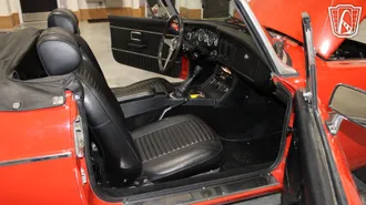 1974 MG B photo 7