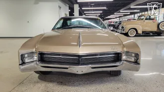 1967 Buick Riviera photo 4