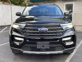 2024 Ford Explorer XLT photo 2
