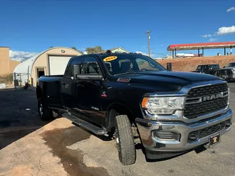 2022 RAM 3500 Big Horn photo 2