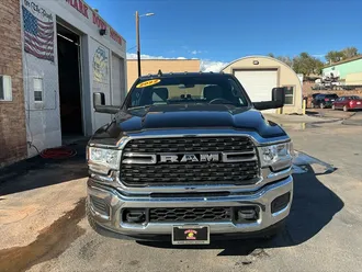 2022 RAM 3500 Big Horn photo 3