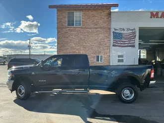 2022 RAM 3500 Big Horn photo 4