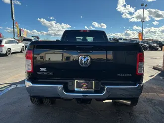2022 RAM 3500 Big Horn photo 5