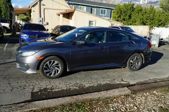 2018 Honda Civic photo 2