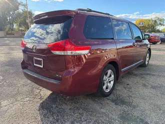 2013 Toyota Sienna photo 6