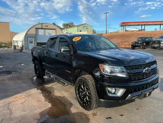 2018 Chevrolet Colorado LT photo 2