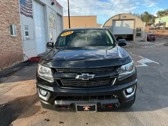 2018 Chevrolet Colorado LT photo 3