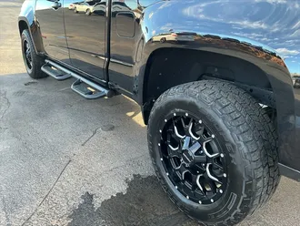 2018 Chevrolet Colorado LT photo 5