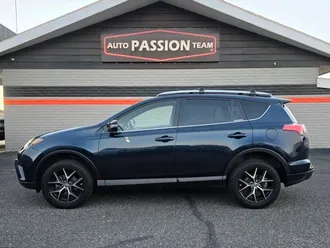 2018 Toyota RAV4 photo 2