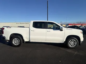 2023 Chevrolet Silverado 1500 photo 2