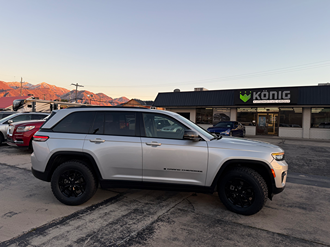 2024 Jeep Grand Cherokee photo 6